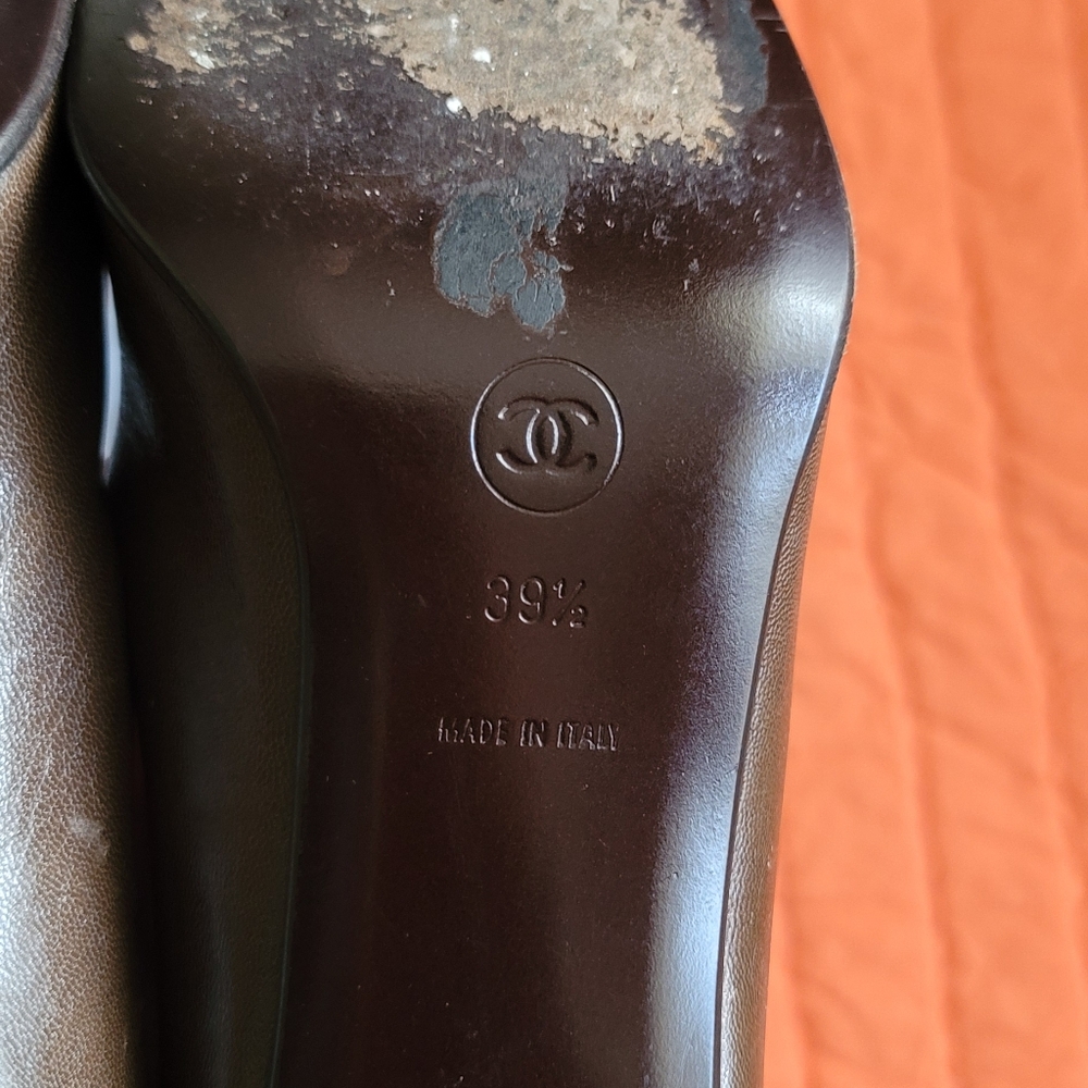 Brown Chanel Square-Toe Leather Pumps - Picture 5 of 6